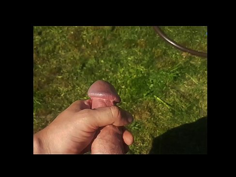 ❤️ Vruća zgodna jebe svoju ružičastu macu i svršava špricom u ljetnoj bašti Jebeni video na bs.xxxpornolive.ru ❌️